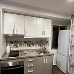 House Three 圣波拉